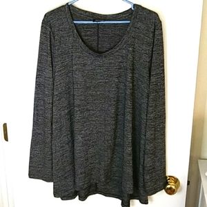 Jones New York lightweight knit top. Gray/black,  Size XXL